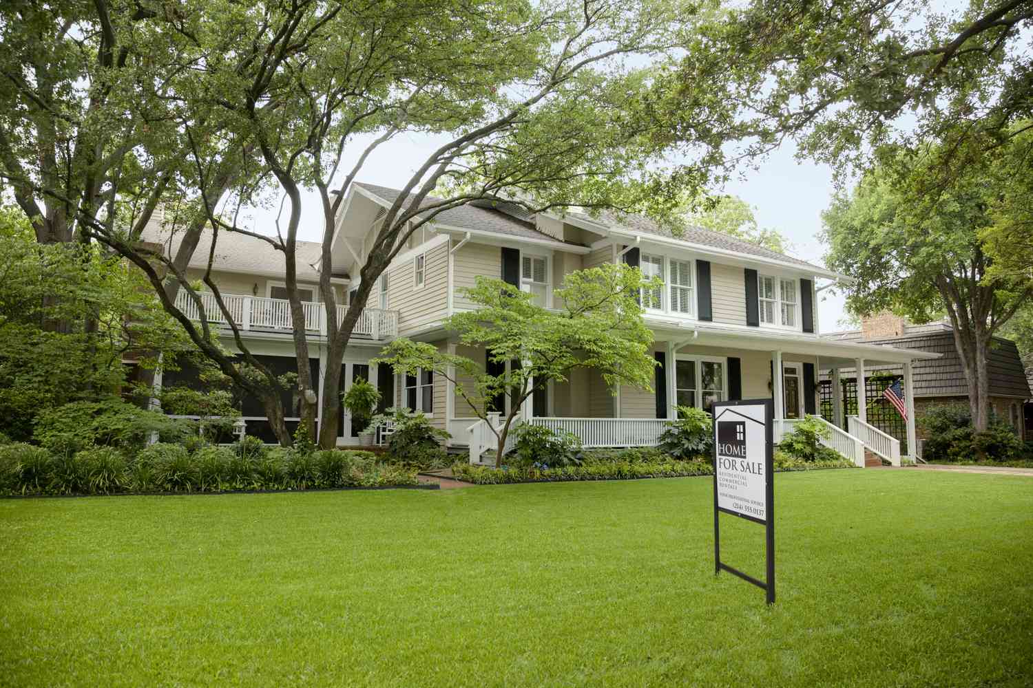 8 Things Home Stagers Always Remove Before A House Hits The Market