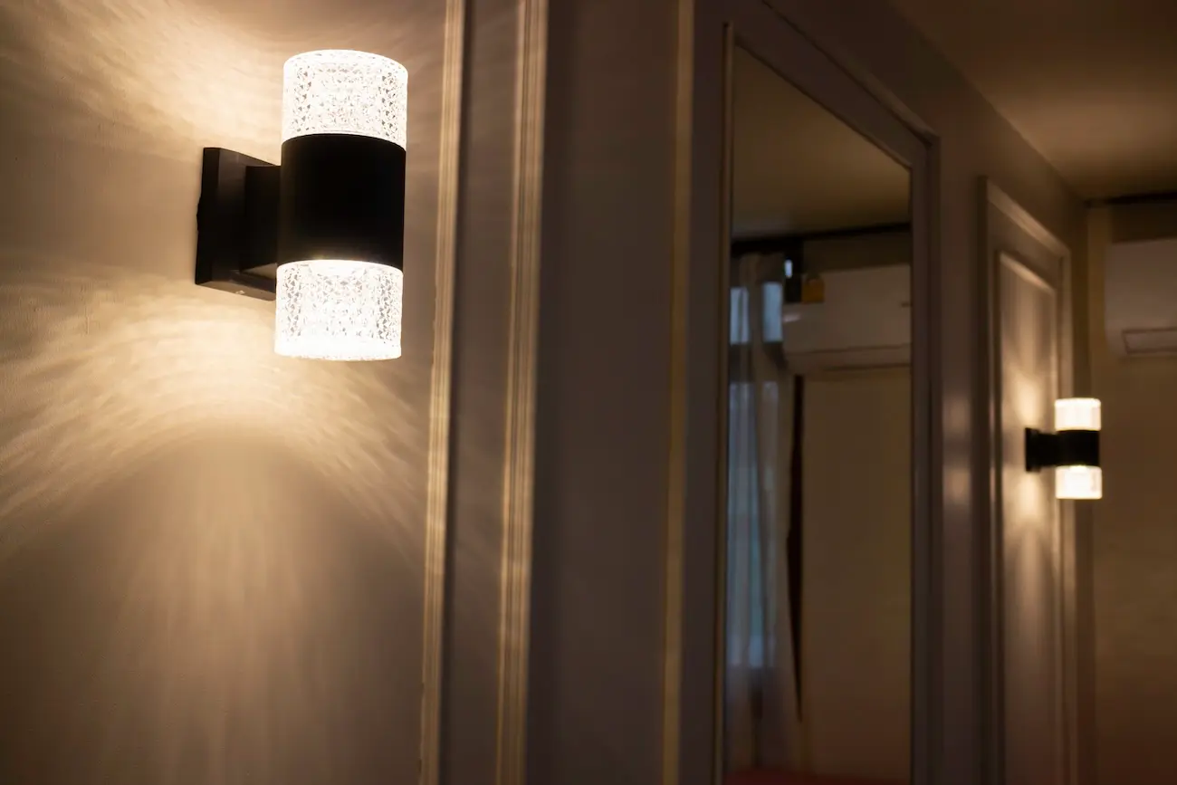 Home Stagers’ New Secret Weapon: Wireless Lighting